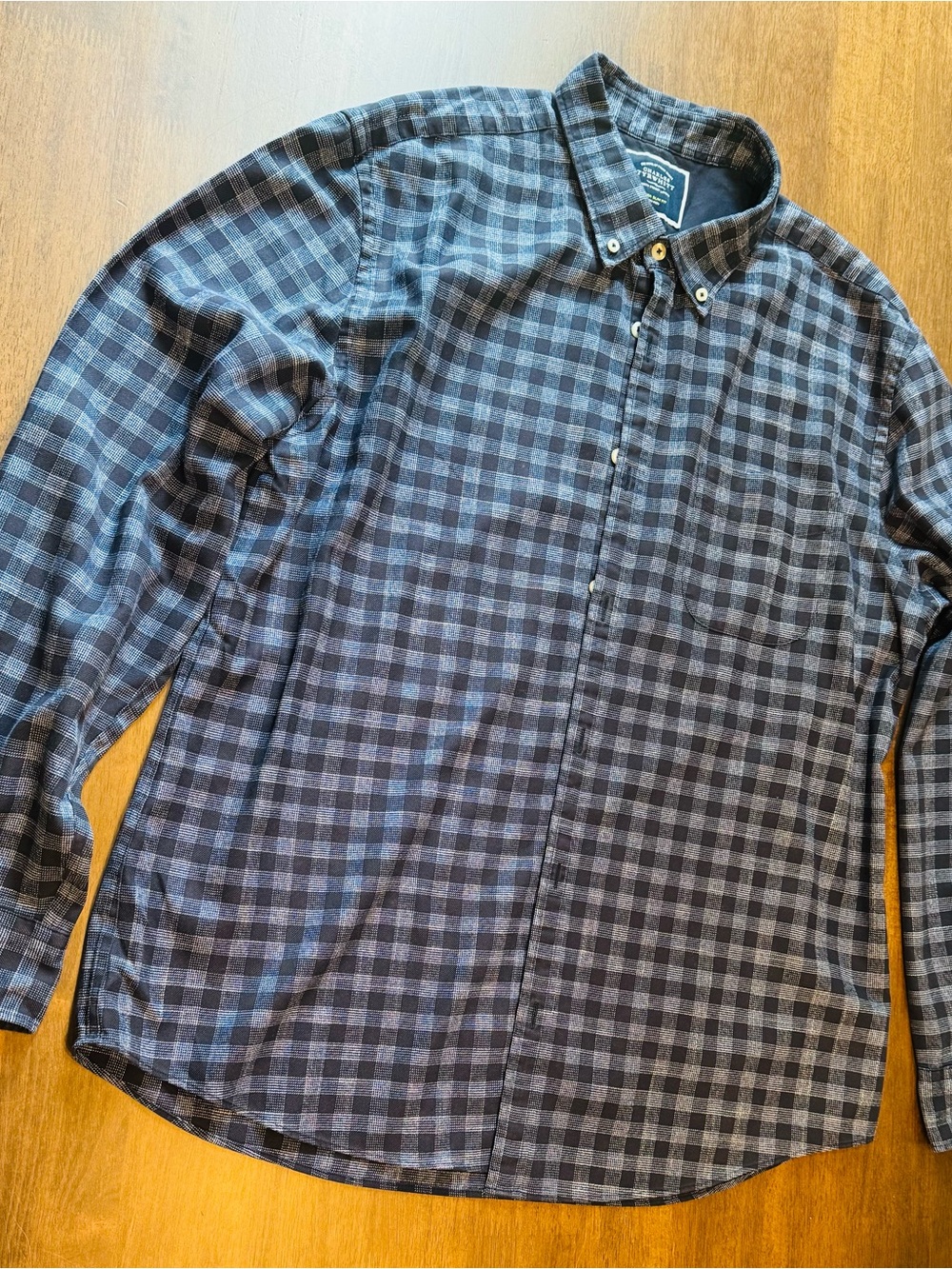 Charles Tyrwhitt Navy and Gray Checked Button-Down Shirt